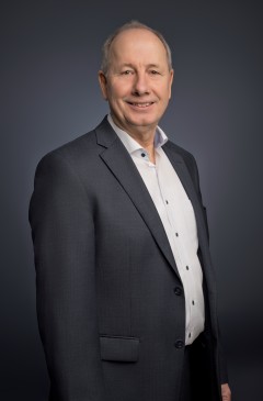 Dipl.-Kfm. Peter Ascher